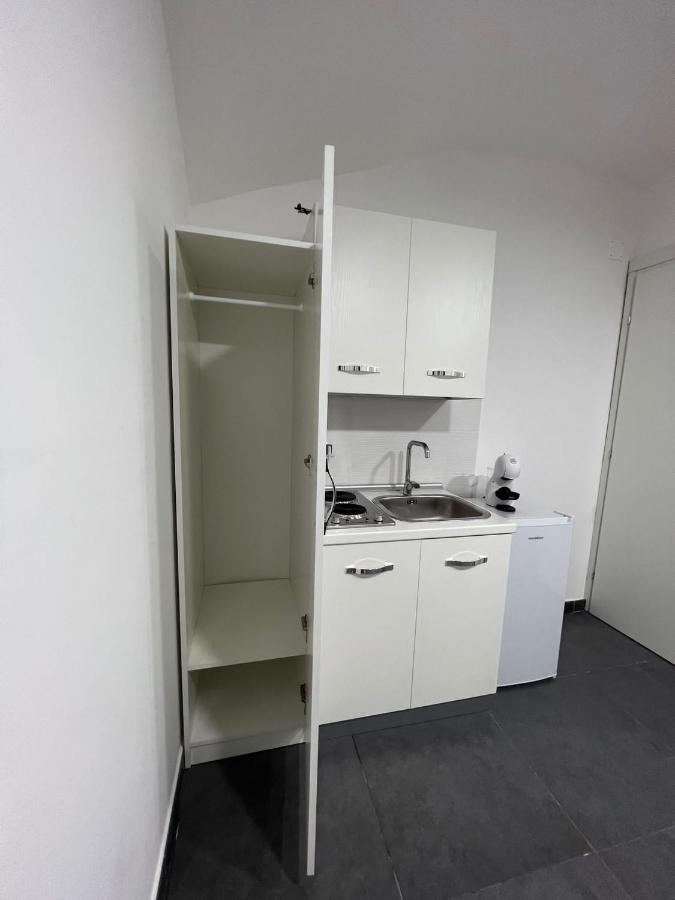 House Della Grotta Apartment เนเปิลส์ ภายนอก รูปภาพ