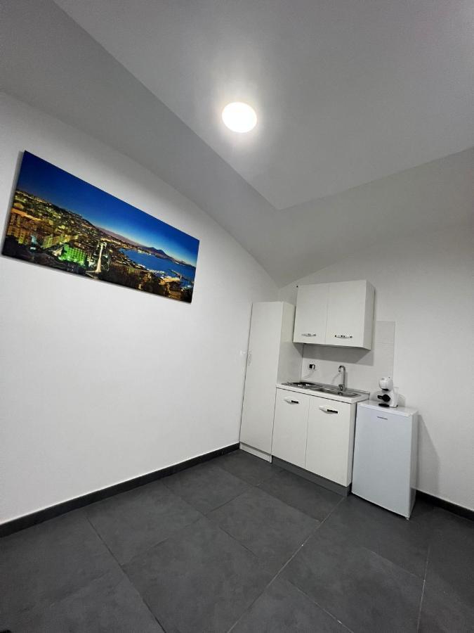 House Della Grotta Apartment เนเปิลส์ ภายนอก รูปภาพ